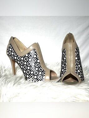 Nicholas Kirkwood Leather Geometric Laser Cut Peep Toe Bootie Heel Shootie Italy